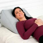 Almofada Triangular Plushpillo Coopespuma - Foto 3