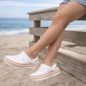 Sandalia Crocs Crocband 11016 Feminino - Foto 2