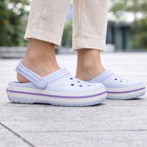 Sandalia Crocs Crocband 11016 Feminino - Foto 2