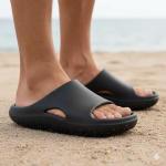 Chinelo Crocs Mellow Recovery Slide 208392 Masculino - Foto 2